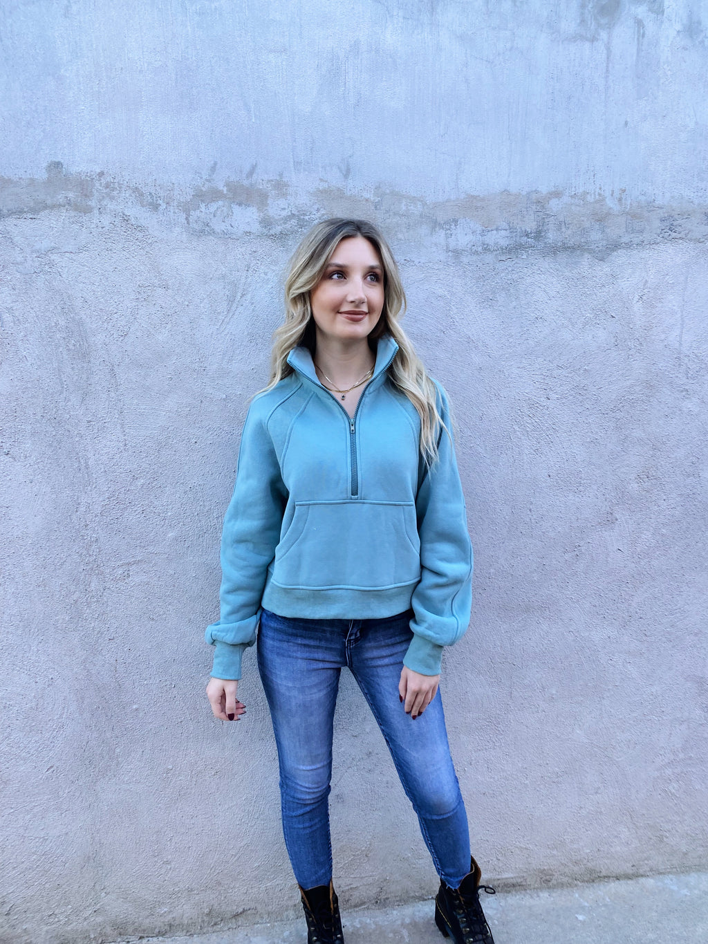The Logan Pullover / Blue